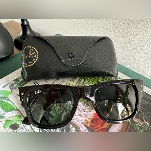Ray Ban Sun glasses. Black.   No scratched - Picture 8 of 10